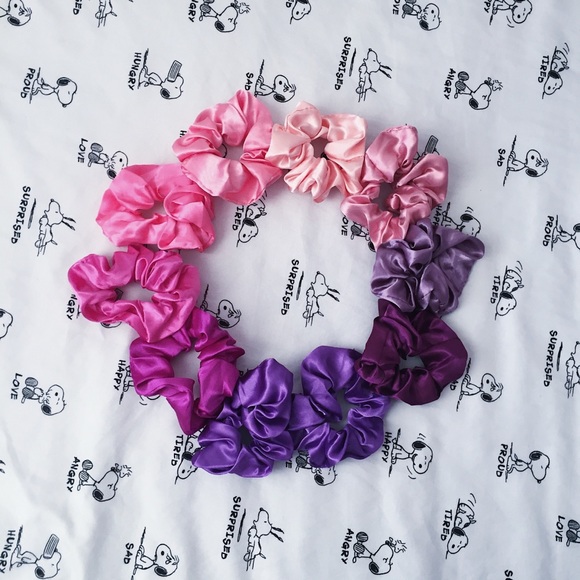 ☆FREE W $15+ PURCHASE☆ satin scrunchies - Picture 3 of 6
